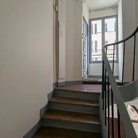 Comfortable - Canal St Martin Paris