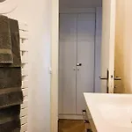 Apartment Comfortable - Canal St Martin *