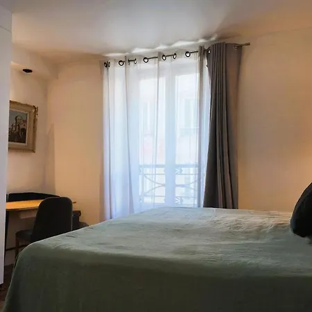 Comfortable - Canal St Martin