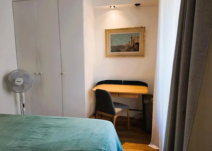 Comfortable - Canal St Martin Апартаменты