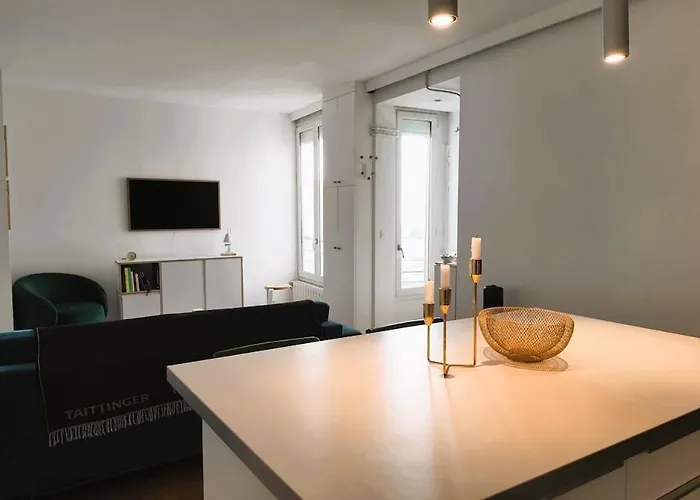 Comfortable - Canal St Martin Апартаменты Париж